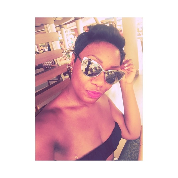 Meet your Posher, Janet