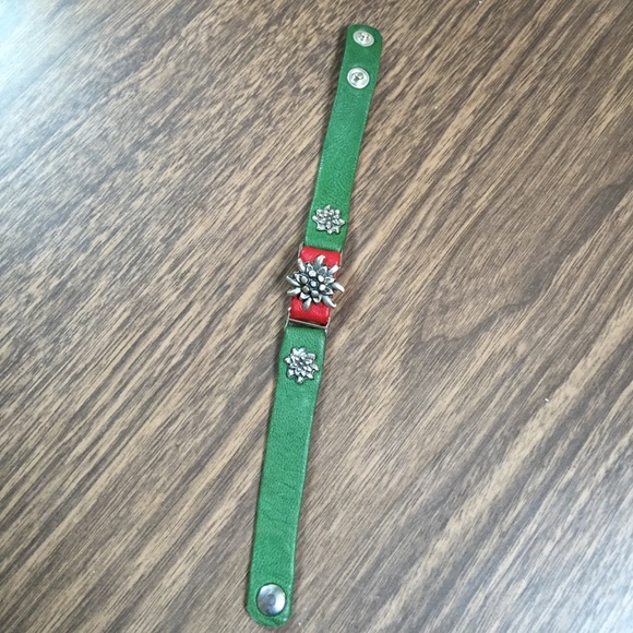 Handmade in Austria Edelweiss leather bracelet