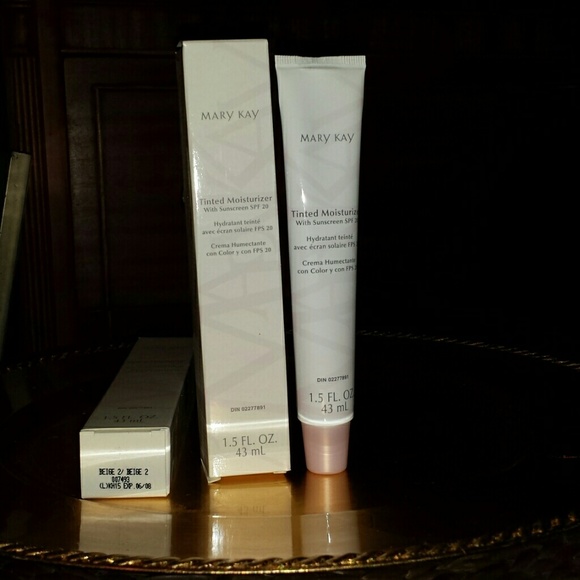 MK Tinted Moisturizer Beige 2