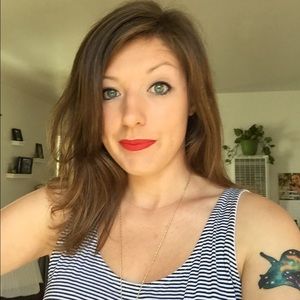 Meet your Posher, Claudia