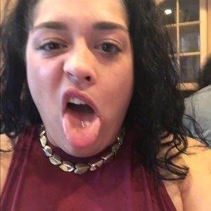 Meet your Posher, Alyssa