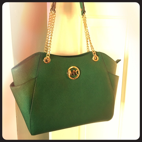 🍀NWOT Green MK Chain Tote🍀