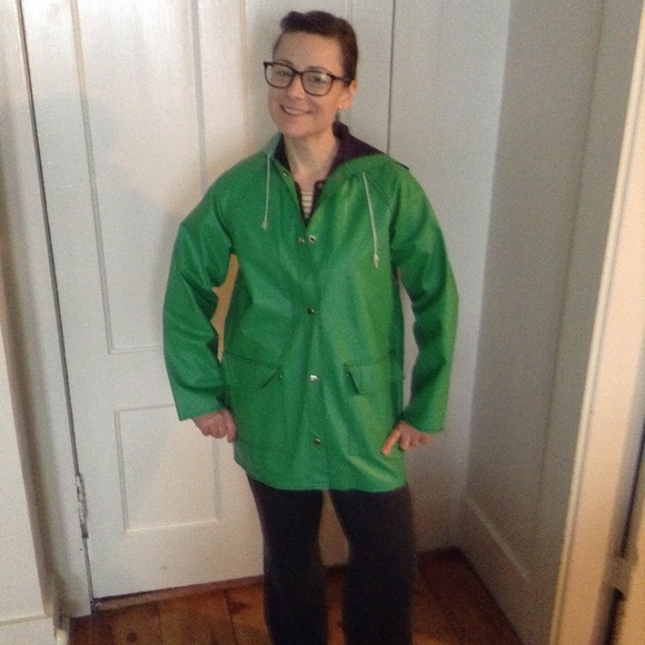 Jackets & Blazers - Vintage green w/whale print liner rain jacket