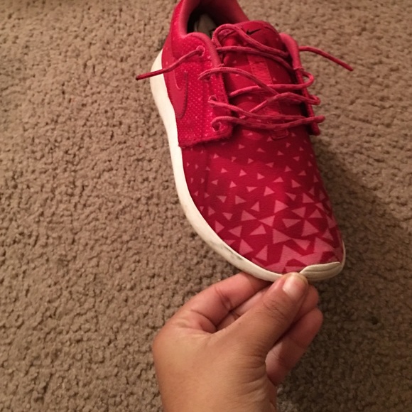 Nike - Picture 2 of 4