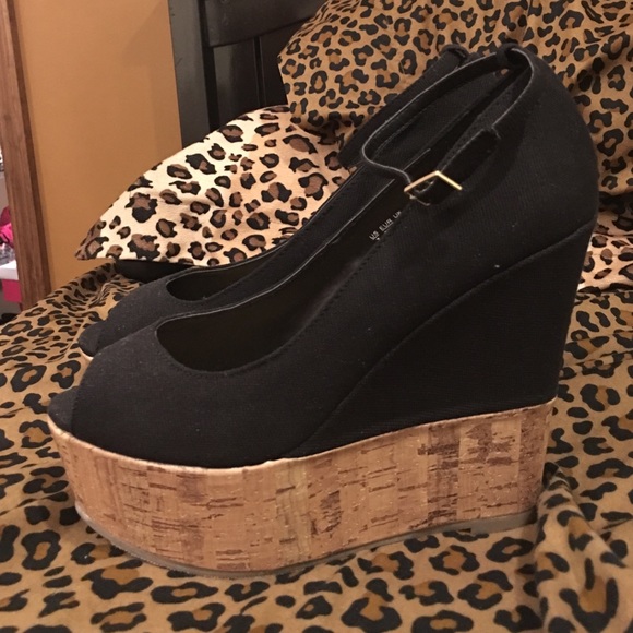 Black, Peep-Toe Wedges