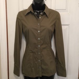 Long Sleeve Essential Shirt