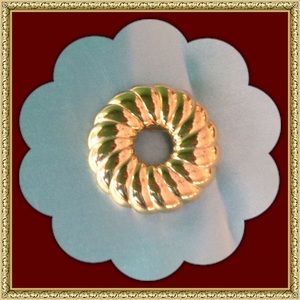Vintage Goldtone Brooch