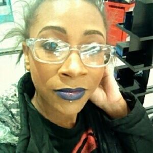 Meet your Posher, Sha-ron