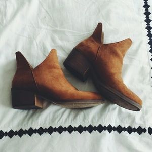 Faux suede brown booties