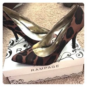 Leopard prints heels