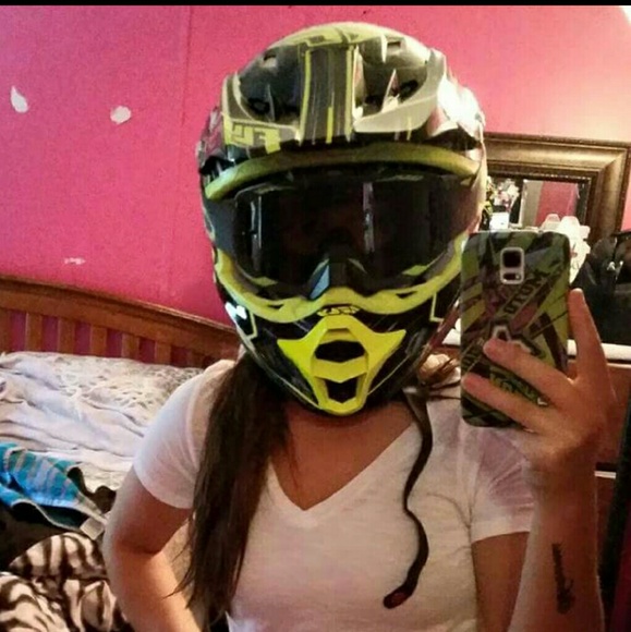 SOLD ON MERC - Picture 4 of 4