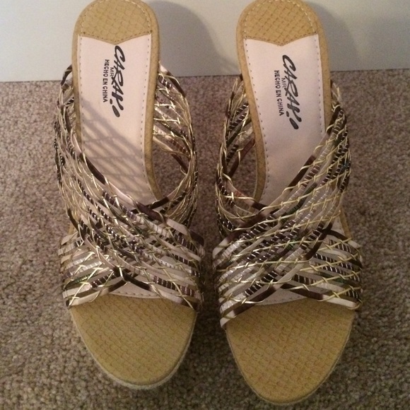 Gold Heels - Picture 2 of 4