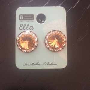 Crystal stone earrings