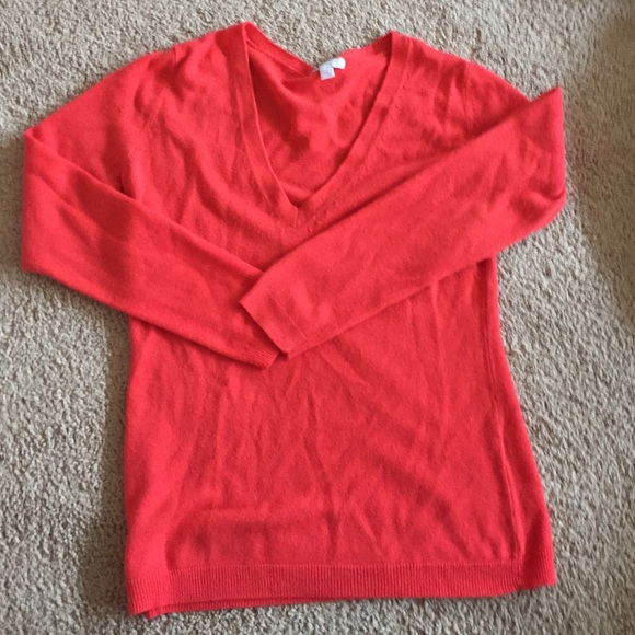 Very pretty orange v neck sweater
