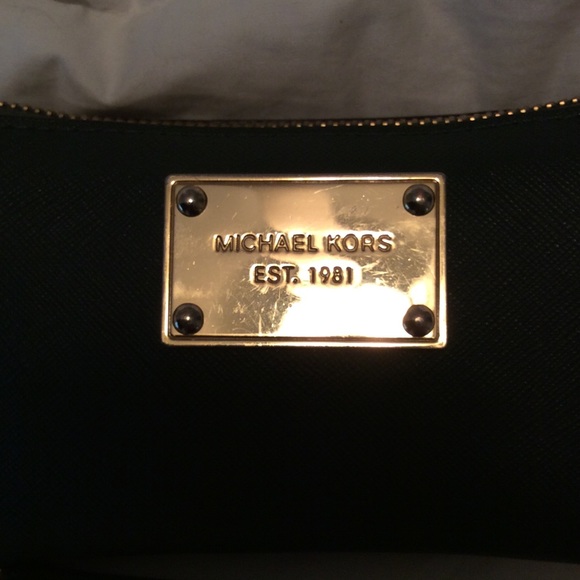 Hunter green Michael Kors wallet - Picture 2 of 4