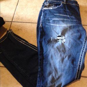 Amethyst Torn Jeans. 🔶