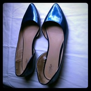 Metallic blue pointed toe flats
