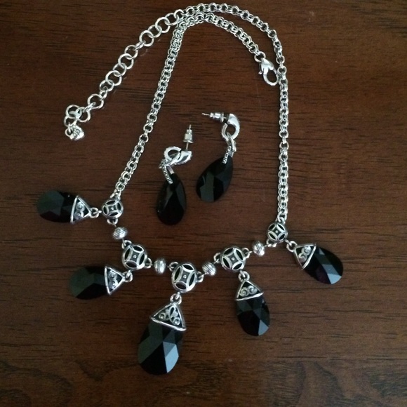 NWOT Brighton silver & black necklace & earrings