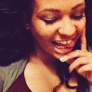 Meet your Posher, Nadya