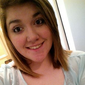 Meet your Posher, Hollie