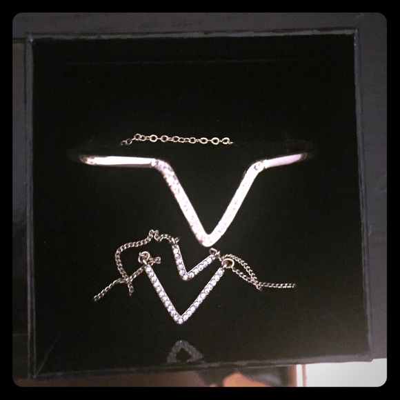 Victoria secret bracelet & double V necklace