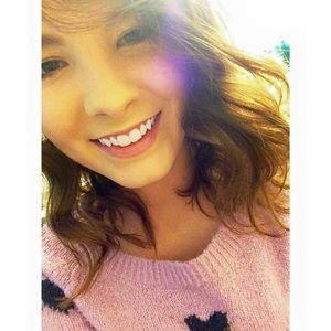 Meet your Posher, Danielle