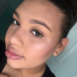 Meet your Posher, Caitlyn