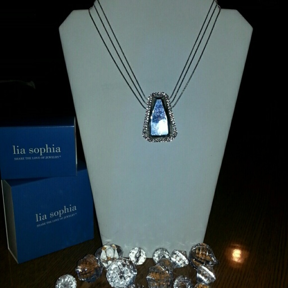 NWT LIA SOPHIA "ICE" NECKLACE GORGEOUS PIECE!