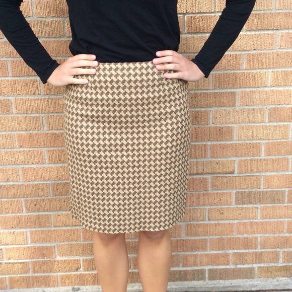 Talbots Dresses & Skirts - Tweed Skirt 💛