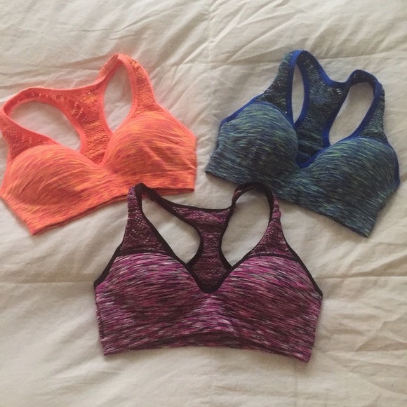 This listing is ONLY for the PINK bra! NOT all 3!