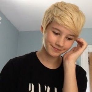 Meet your Posher, Leigh