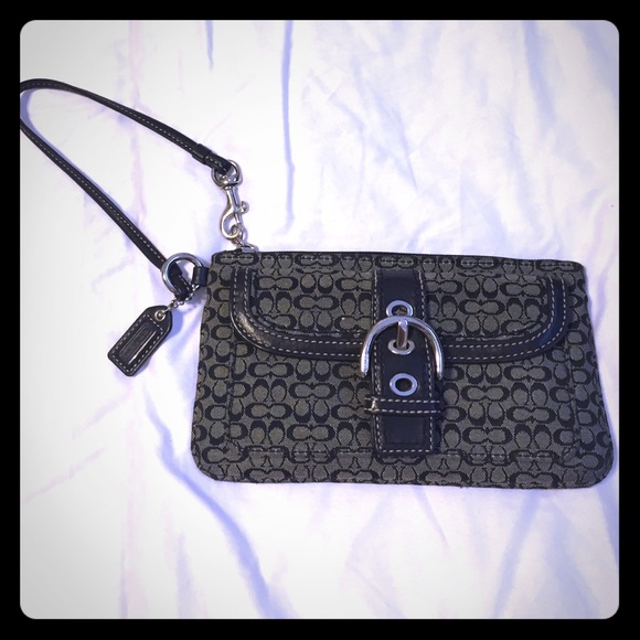 Coach Handbags - Coach clutch