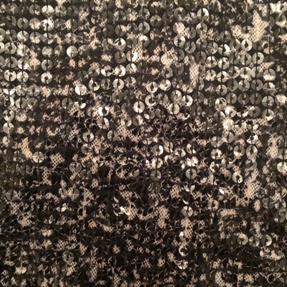 ❌SOLD❌Ann Taylor sequined top - Picture 2 of 4