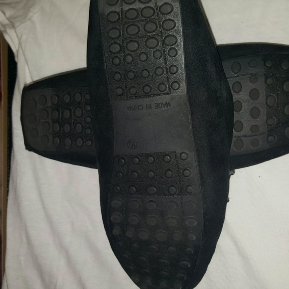 Shoes - Picture 2 of 4