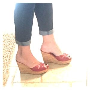 GUESS RED LEATHER WEDGES