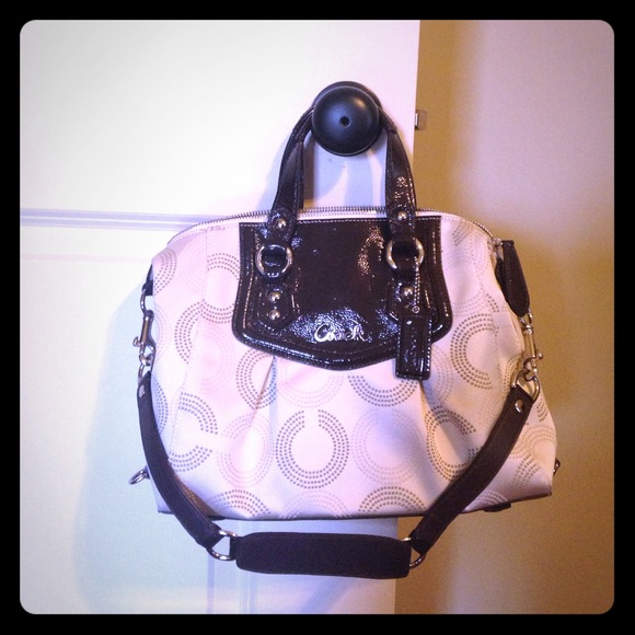 Authentic Coach Ashley handbag
