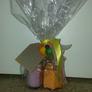 Free gift with purchase of $50 or more!