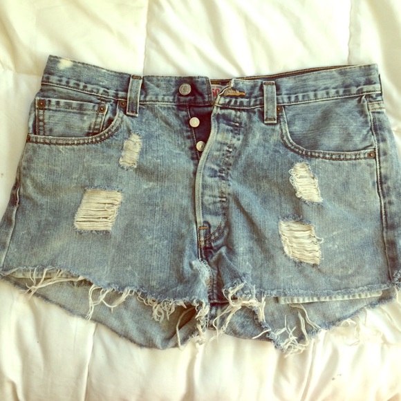 High waisted Levi's distressed shorts