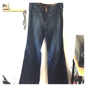 Wide leg high waisted jeans.