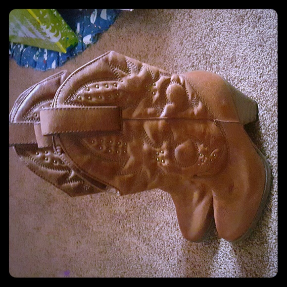 Womens brown boots size 7