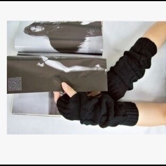 Fingerless gloves - Picture 2 of 3