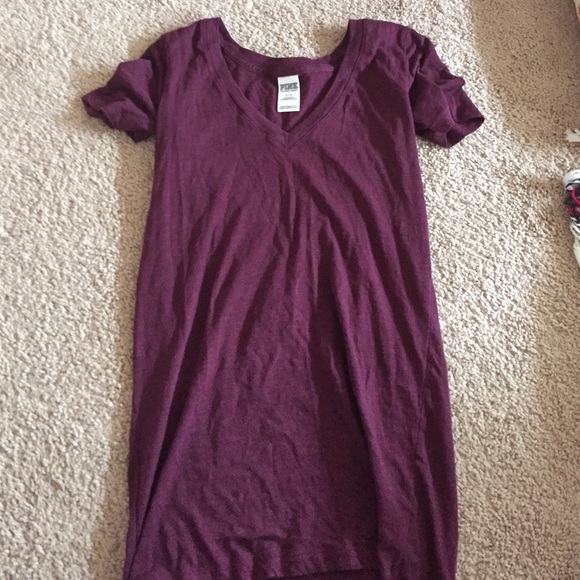 Maroon t shirt