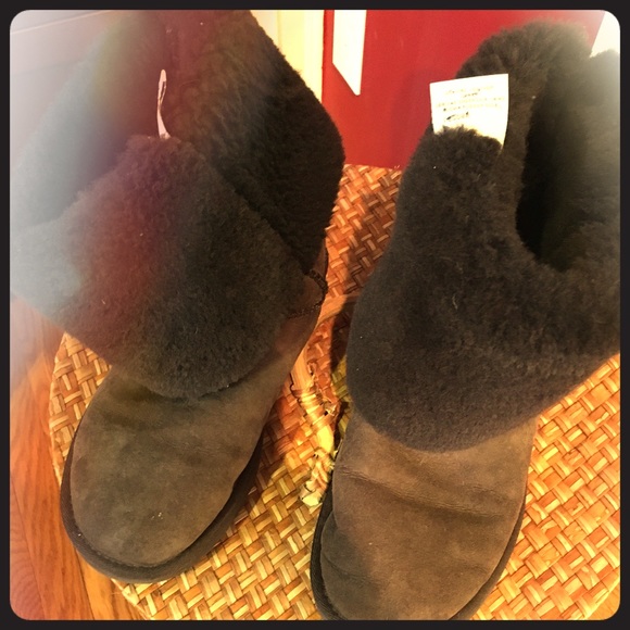 UGGS - Tall. Chocolate Brown. Size 8