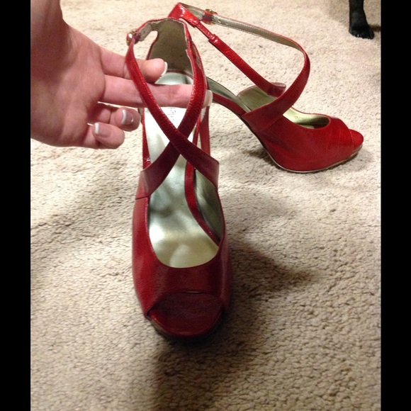 Red sexy heel! Ready for a night out! ❤️❤️