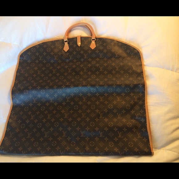 Nice garment bag.