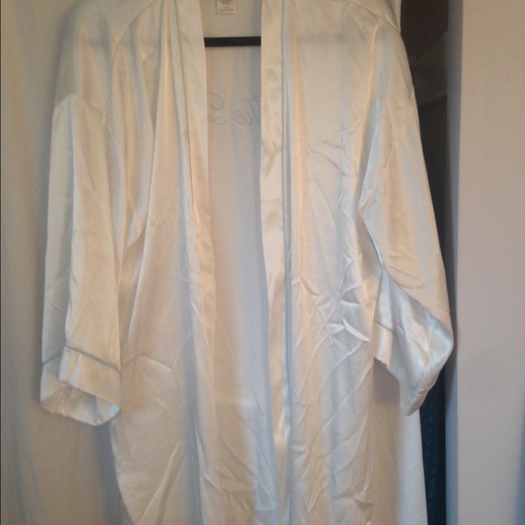 Bride Robe - Picture 4 of 4