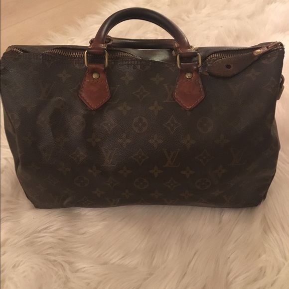 *SOLD*Authentic Vintage Louis Vuitton Speedy 35!!!