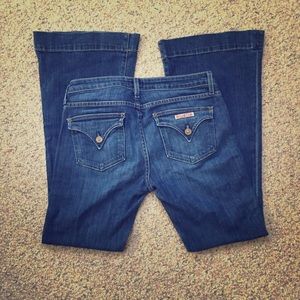 Size 27 HUDSON jeans. Great condition.