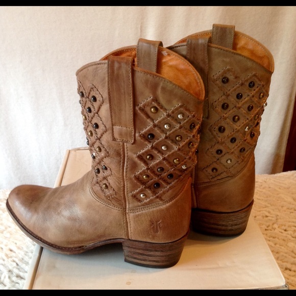 Frye Shoes - 🎋WEEKEND SALE🌴 FRYE PINTUCK BOOTS