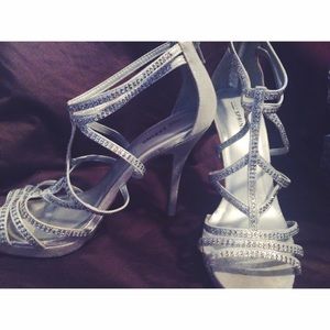 Women's 8.5 Call It Spring Silver Heels